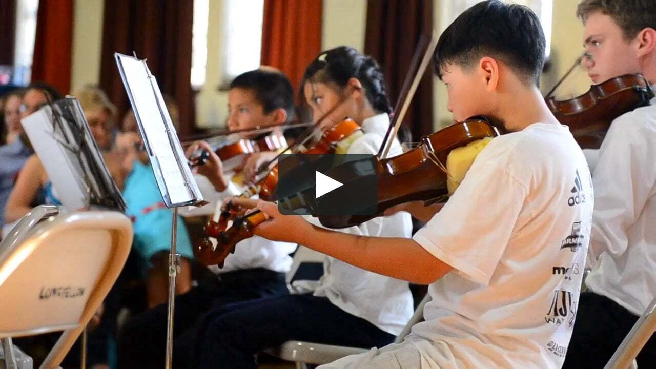 violin students playing