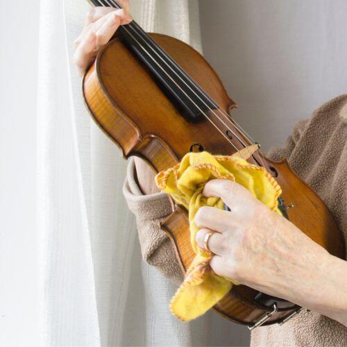 Cleaning a violin